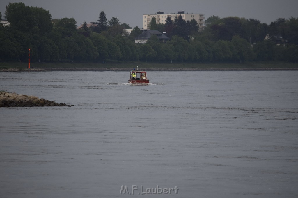 PRhein Koeln Porz Ensen Schwimmer untergegangen P109.JPG - Miklos Laubert